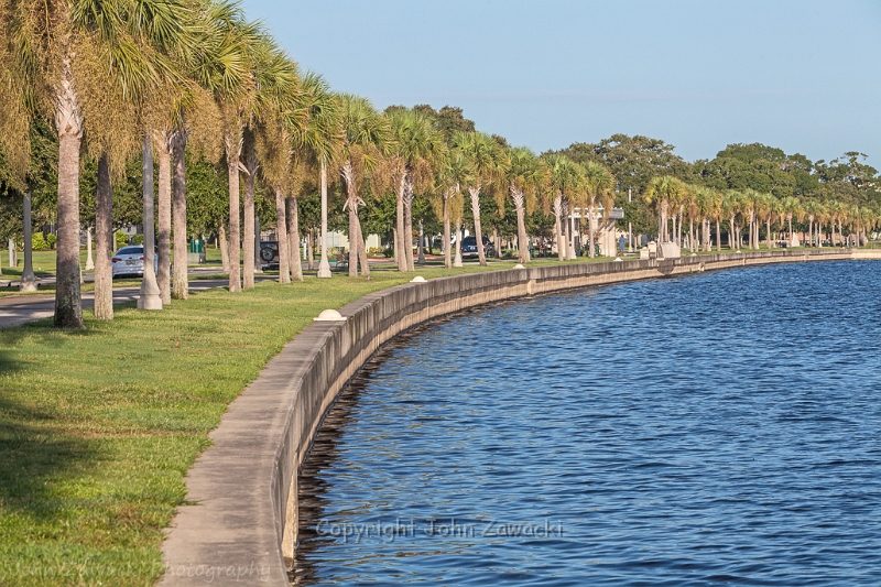 IMG_3519.jpg - Sanford RiverWalk, with its gazebos and swinging benches, has 1.2 miles of pedestrian walking paths. Along the way, you can visit Veterans Memorial Park, Marina Island, Ft. Mellon Park and the Sanford Museum 