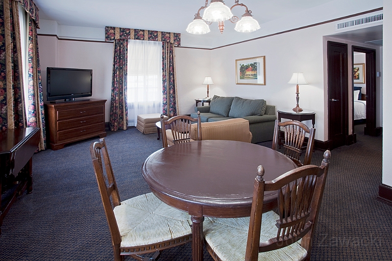 EYWLC-CP-Key-West-1Room-Suite_9349.jpg